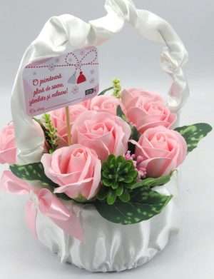 Aranjament cadou cu flori de sapun in cosulet, roz – ILIF302025