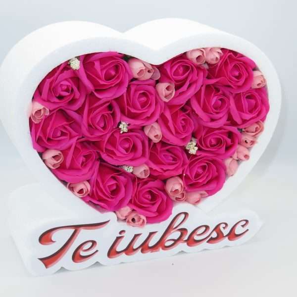 Aranjament floral cadou Te Iubesc cu trandafiri de sapun roz ciclam ILIF302032 4