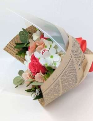 Buchet cadou cu flori de sapun, rosu-alb – DSPH302002