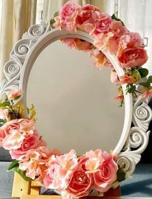 Oglinda miresei personalizata, forma ovala in stil victorian, lucrata cu flori de matase – FEIS302004