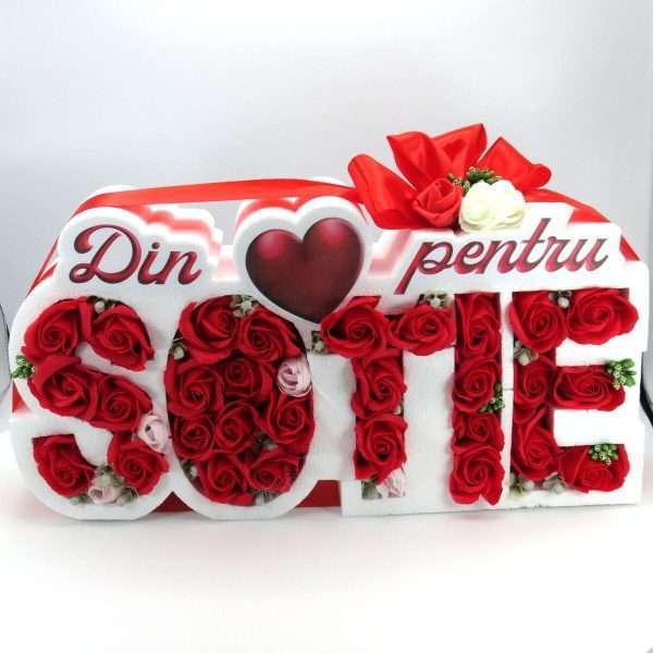 Aranjament cadou cu flori de sapun Din inima pentru sotie trandafiri rosii ILIF303022 1