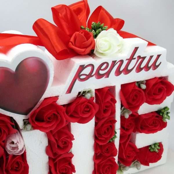 Aranjament cadou cu flori de sapun Din inima pentru sotie trandafiri rosii ILIF303022 5