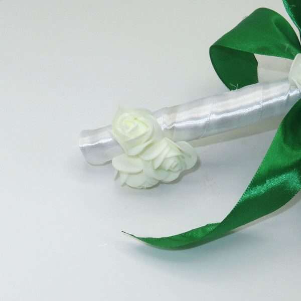 Buchet domnisoara de onoare flori spumamatase alb verde ILIF303055 3