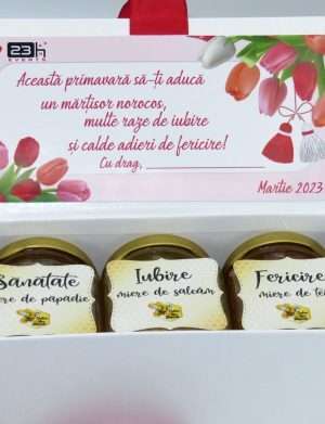 Cadou dulce, cutie cu 3 borcanele de miere si mesaj, tematica Martie – SDSBC301001