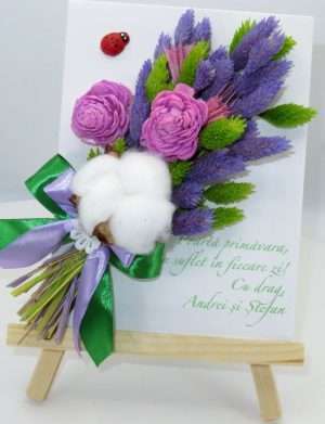 Mini tablou cu stativ, decorat cu flori uscate si mesaj, mov-verde – ILIF303053