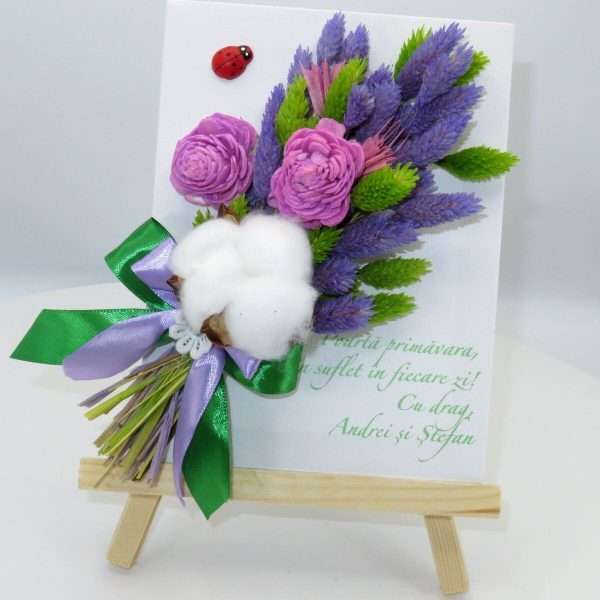 Mini tablou cu stativ decorat cu flori uscate si mesaj mov verde ILIF303053 1