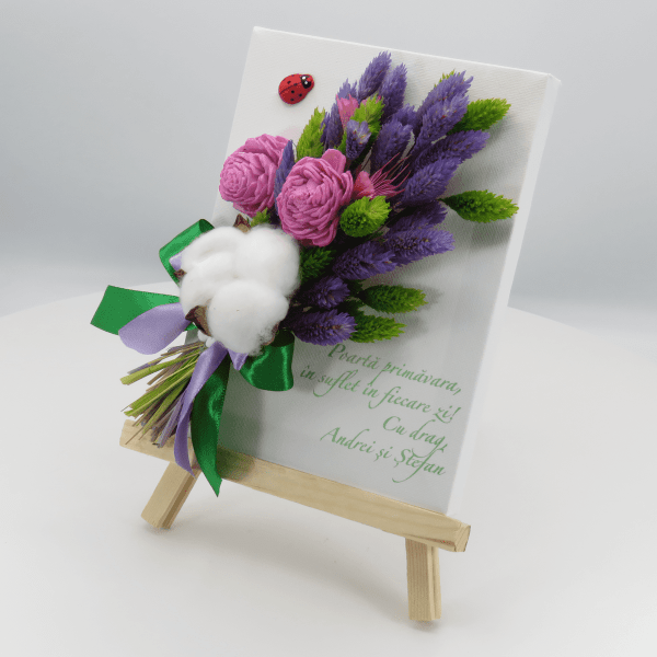 Mini tablou cu stativ decorat cu flori uscate si mesaj mov verde ILIF303053 1