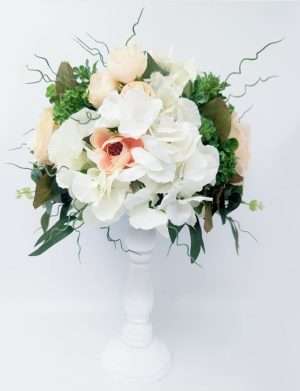 Aranjament buchet floral masă, decor nuntă cu flori de mătase, alb-piersiciu – DSPH304006