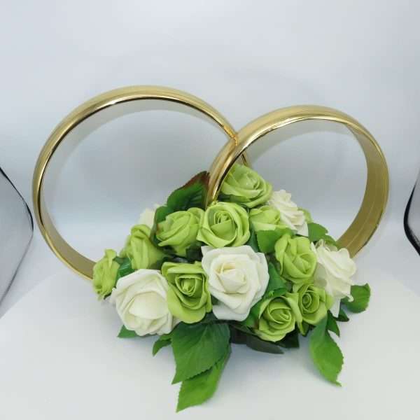 Decor masina pentru nunta verighete decorate cu flori verde alb ILIF304010 5