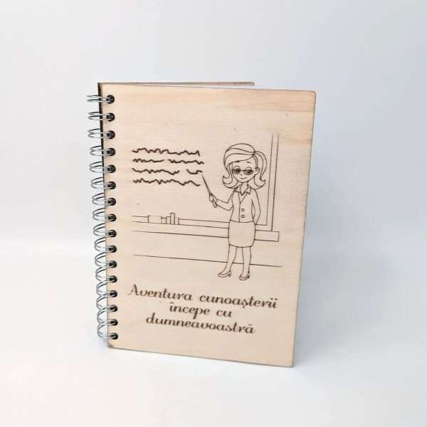 Cadou cadre didactice agenda cu coperti din lemn gravate cu mesaj DSPH305013 1