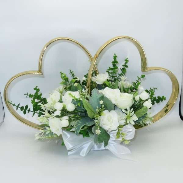 Decor masina pentru nunta inimioare decorate cu flori verde alb ILIF305059 1