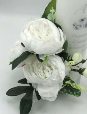 Lumanare nunta aniversare 25 ani, decorata – bujori albi de matase – ILIF305088