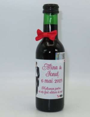 Marturie nunta, Sticluta de Vin personalizata, fundita rosie – ILIF305001