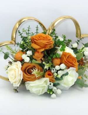 Decor masina pentru nunta, inimioare decorate cu flori, alb & caramiziu – ILIF306020