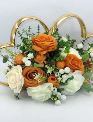 Decor masina pentru nunta, inimioare decorate cu flori, alb & caramiziu – ILIF306020