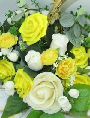 Decor masina pentru nunta, inimioare decorate cu flori, galben & alb – ILIF306004