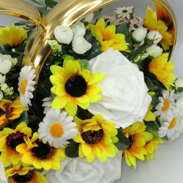Decor masina pentru nunta verighete decorate cu flori alb galben ILIF306021 3