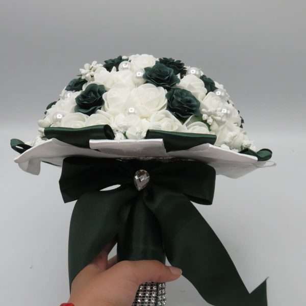 Buchet mireasa cu flori de spuma verde inchis alb ILIF307152 8