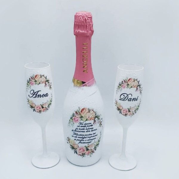 Cadou Nunta, sticla vin spumant si 2 pahare decorate manual, model deosebit FEIS307007 (1)