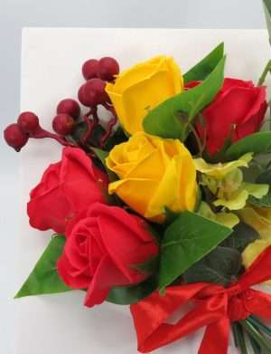 Cadou bunica, tablou tip aranjament floral cu trandafiri de sapun – ILIF307171