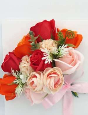 Cadou mama, tablou tip aranjament floral cu trandafiri de sapun – ILIF307172