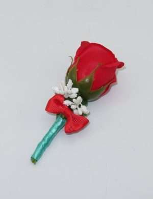 Cocarda de pus in piept cu trandafir de sapun, rosu – PRIF307054