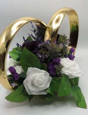 Decor masina pentru nunta, verighete decorate cu flori, mov & alb – ILIF307162