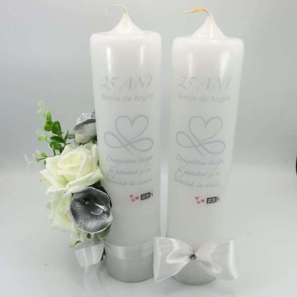 Lumanare nunta aniversare 25 ani model deosebit cu flori de matase alb argintiu ILIF307164 1