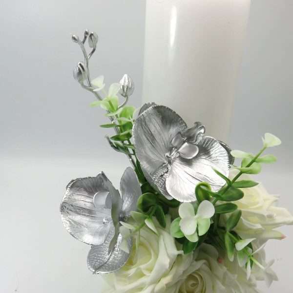Lumanare nunta aniversare 25 ani model deosebit cu flori de matase alb argintiu ILIF307164 4
