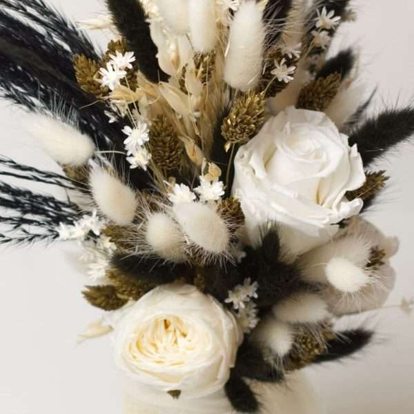 Lumanare nuntabotez ceara naturala cu trandafiri criogenati alb auriu negru AMB307004 1