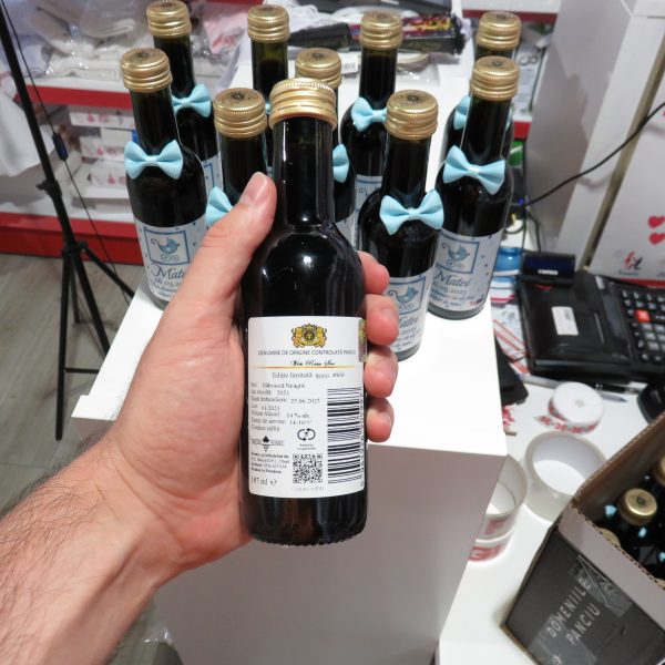 Marturie botez baietel, sticluta vin cu eticheta personalizata - ILIF307133 - imagine 6