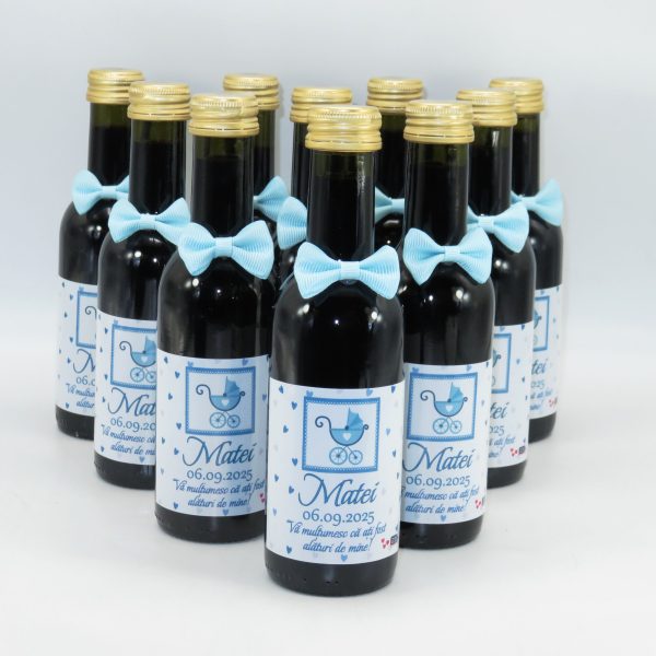 Marturie botez baietel, sticluta vin cu eticheta personalizata - ILIF307133 - imagine 2