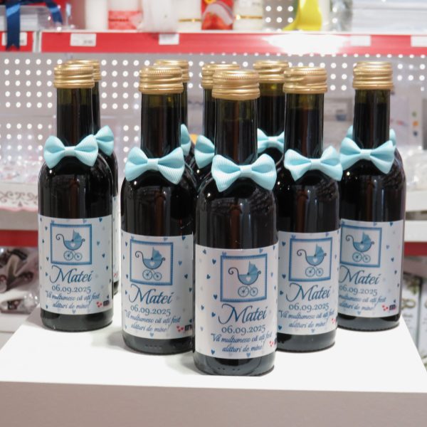 Marturie botez baietel, sticluta vin cu eticheta personalizata - ILIF307133 - imagine 8