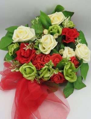 Decor masina pentru nunta, aranjament cu flori – verde, alb & rosu – ILIF308005
