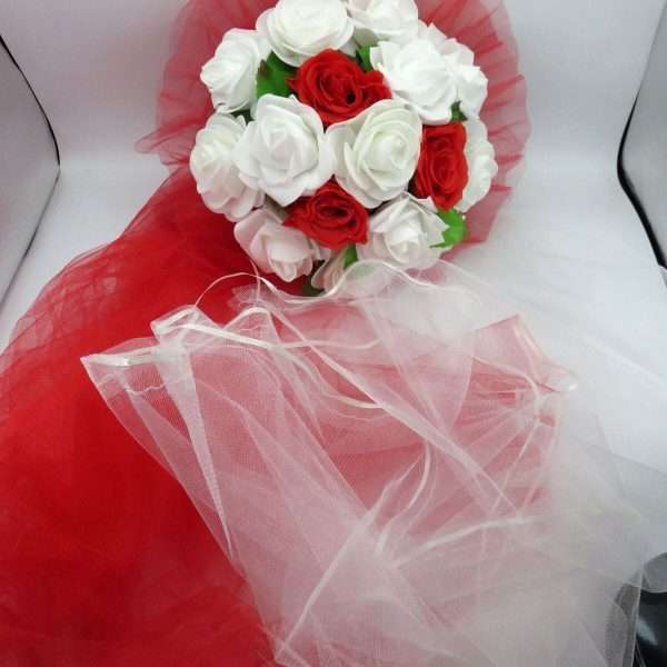 Decor masina pentru nunta cu tulle si trandafiri din spuma rosu alb ILIF308007 8
