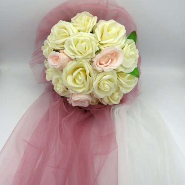 Decor masina pentru nunta cu tulle si trandafiri din spuma roz alb ILIF308008 8