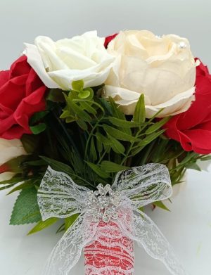 Buchet mireasa cu flori de matase si bijuterii, alb-rosu – FEIS309005