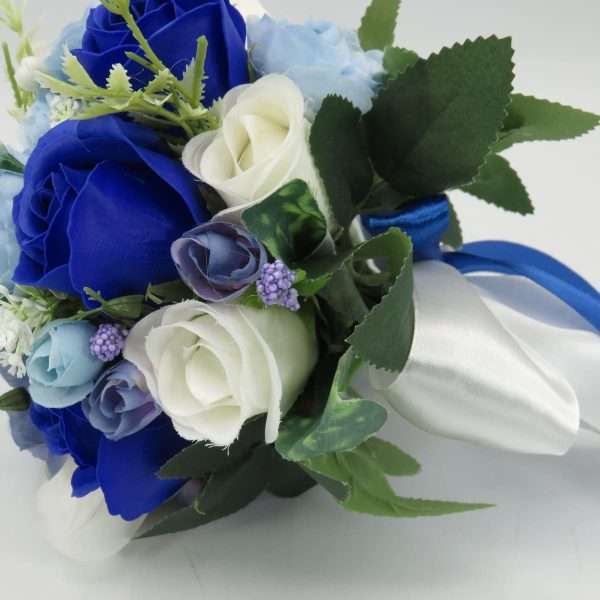 Buchet mireasanasa cu flori de matase alb albastru ILIF309008 1