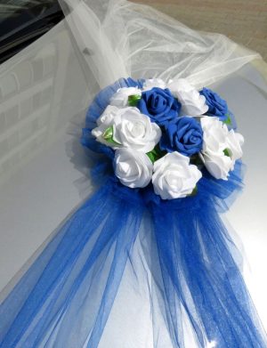 Decor masina pentru nunta cu tulle si trandafiri din spuma, albastru – ILIF309052