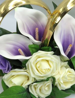 Decor masina pentru nunta, inimioare decorate cu trandafiri si cale, alb-lila – ILIF309048