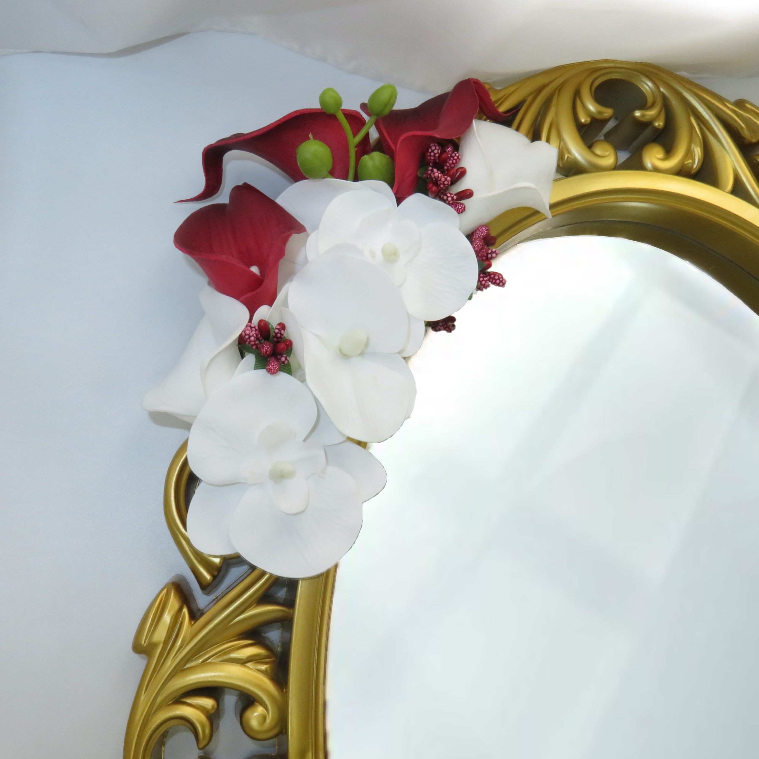 Oglinda miresei, forma ovala in stil victorian, lucrata cu flori de matase, model auriu – ILIF309018