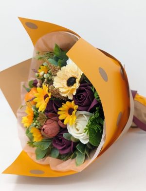 Buchet cadou cu flori de sapun, Toamna 1, galben-mov – DSPH310019