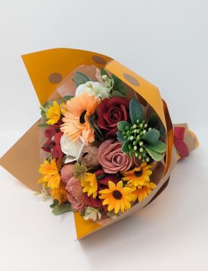 Buchet cadou cu flori de sapun, Toamna 3, galben-grena – DSPH310021