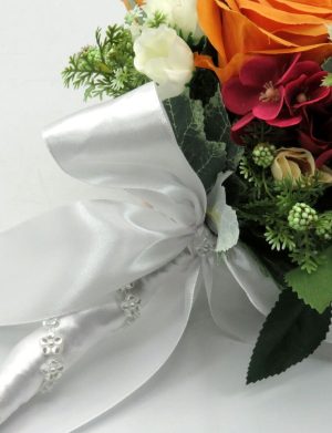 Buchet mireasa cu flori de matase, alb-caramiziu-grena – ILIF310038