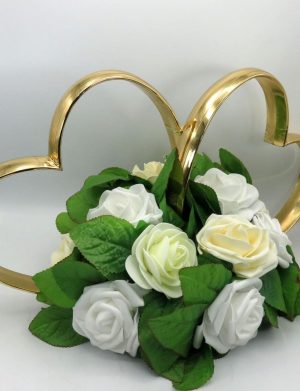 Decor masina pentru nunta, inimioare decorate cu flori – ILIF310050