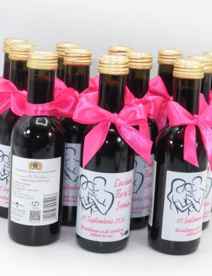 Marturie nunta, Sticluta de Vin personalizata, fundita roz ciclam- ILIF310024