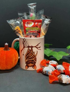 Set cadou Halloween – Bat – cu cana ceramica si dulciuri – KLTM310003