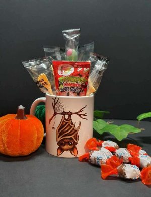 Set cadou Halloween – Bat – cu cana ceramica si dulciuri – KLTM310003