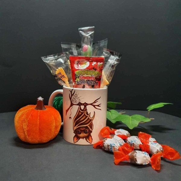 Set cadou Halloween Bat cu cana ceramica si dulciuri KLTM310003 (2)