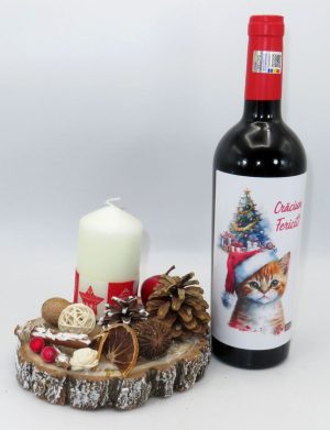 Set cadou Craciun, lumanare pe felie de lemn si sticla vin – Sarbatori Fericite 2 – ILIF311050